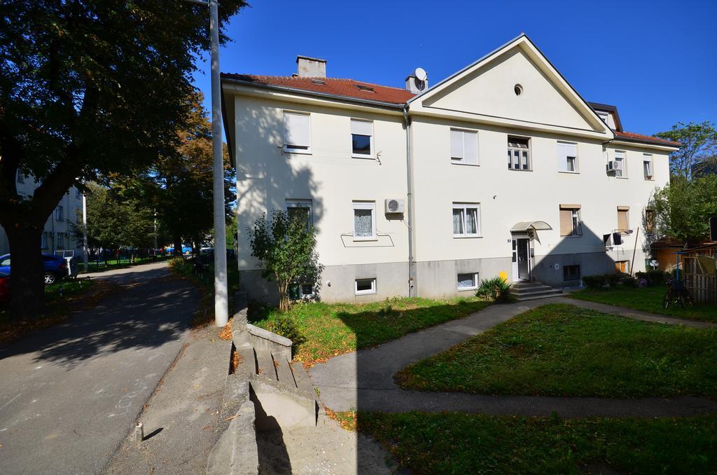Lisinski Apartment With Private Parking زغرب الغرفة الصورة